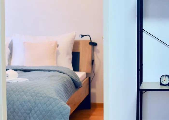 Modern Near Station Apartment *